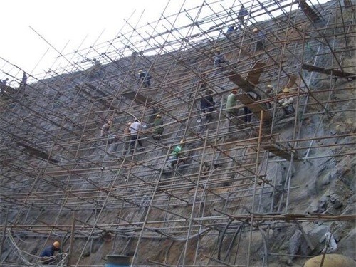 托克逊公路桩基检测